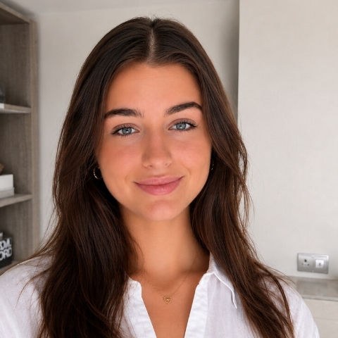 Tutor - Yasemin K