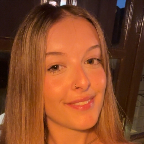 Tutor - Lara G
