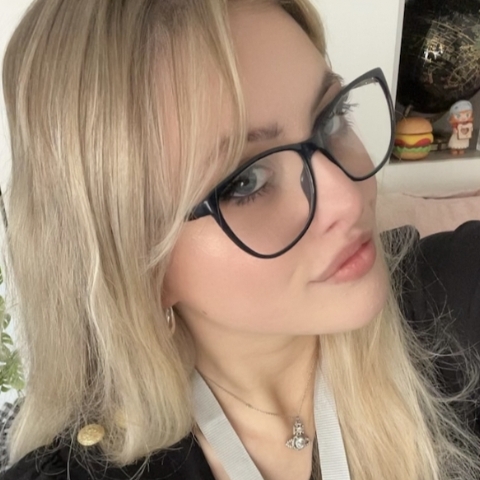 Tutor - Chloe S