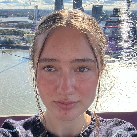 Tutor - Isabella F