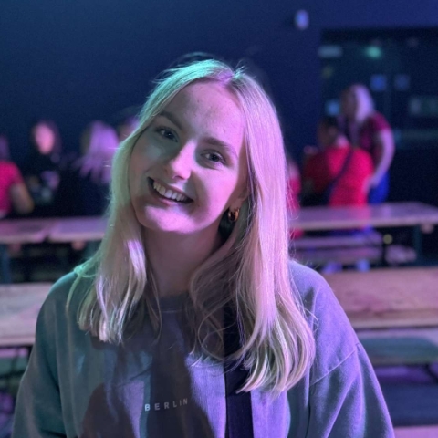 Tutor - Julia N