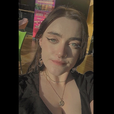 Tutor - Claudia Trinity A