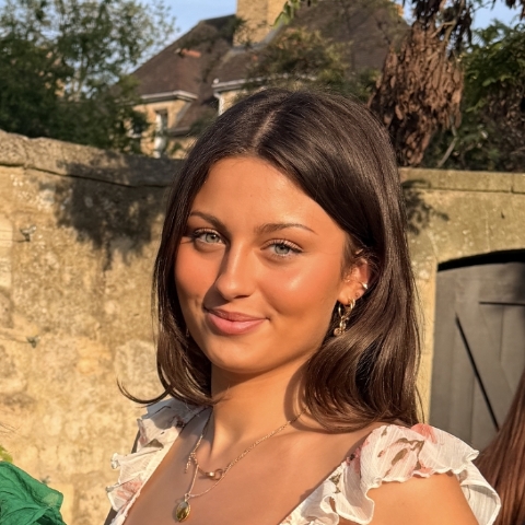 Tutor - Daphne M